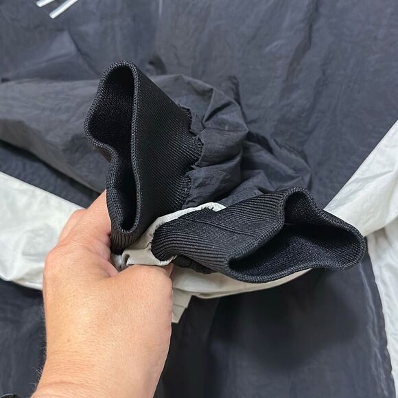 Vintage 1990s Nike Embroidered Windbreaker Pullover - Picture 7 of 11